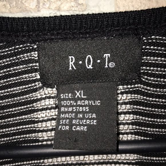 ✅R•Q•T Open Cardigan Sweater with black trim - Picture 2 of 5